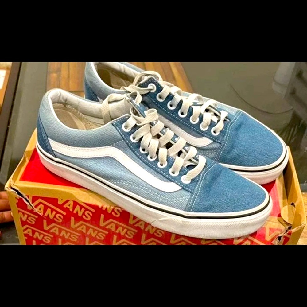 Vans - Picture 3 of 6